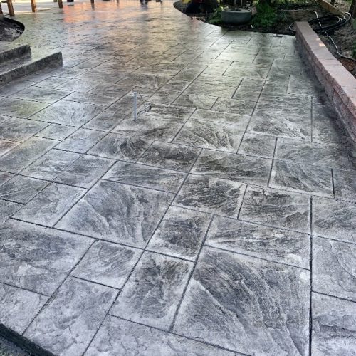 ashlar-stamped-stained-concrete-patio